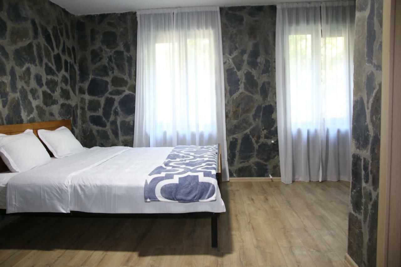 Hotel Complex Nabadi Omalo ภายนอก รูปภาพ