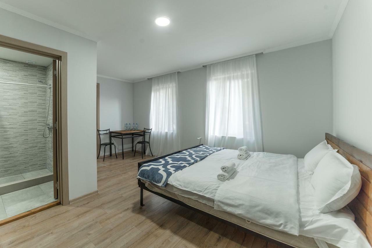 Hotel Complex Nabadi Omalo ภายนอก รูปภาพ